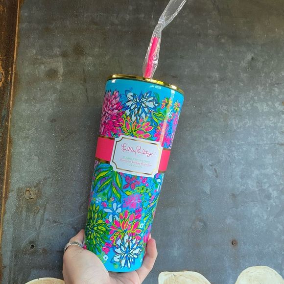 Lilly Pulitzer NWT Walking on Sunshine Pattern 24 Oz Tumbler - Picture 1 of 7
